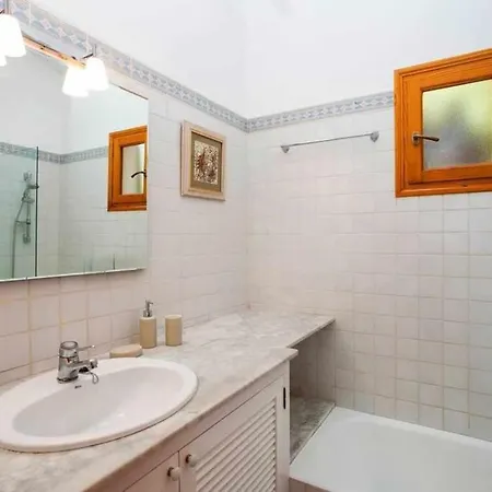 Bini Oran- Gran Piscina, Vistas Al Mar *